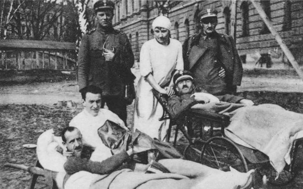 Image - Ukrainian Citizens Committee members taking care of war invalids (Lviv 1919).